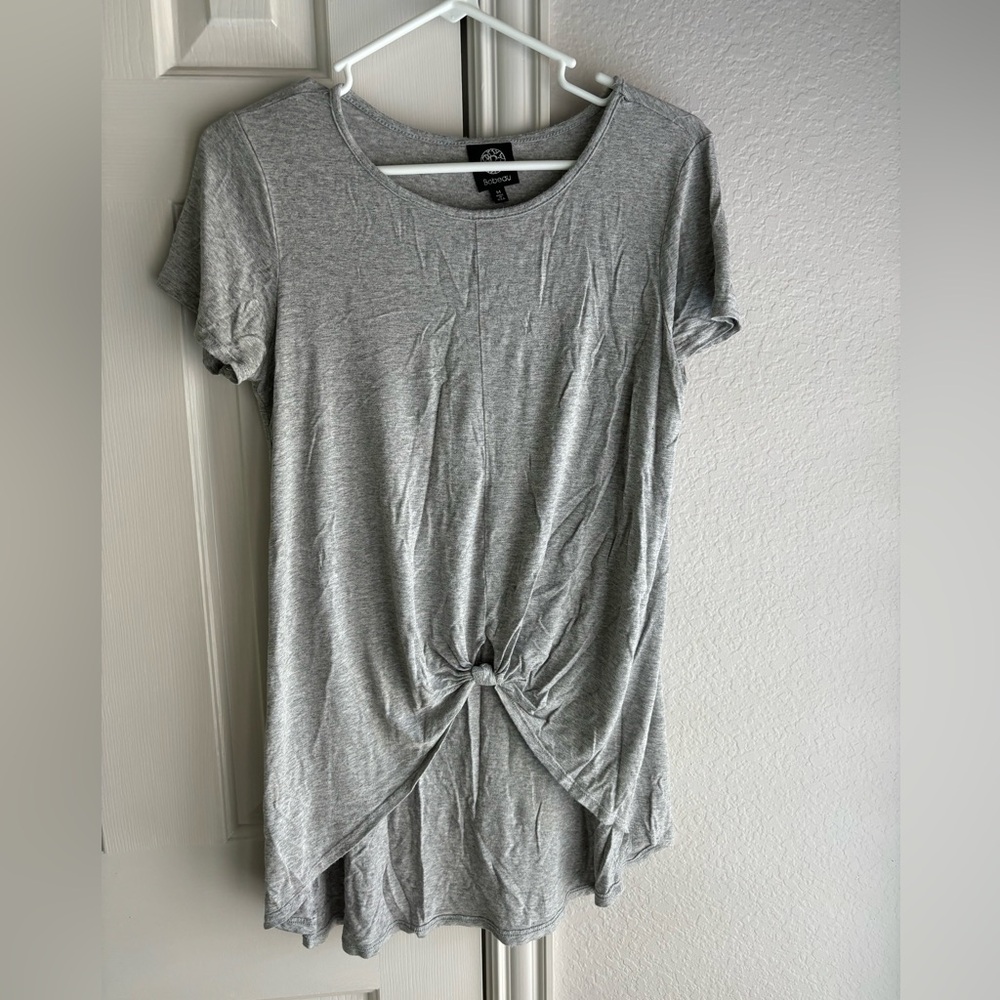 Gray knot top